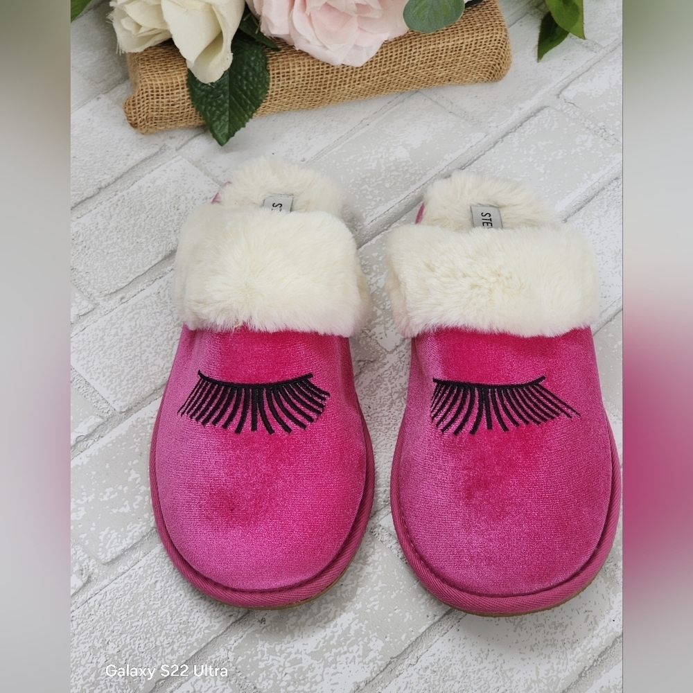 Sreve Madden Pink Faux Fur Women's Slippers